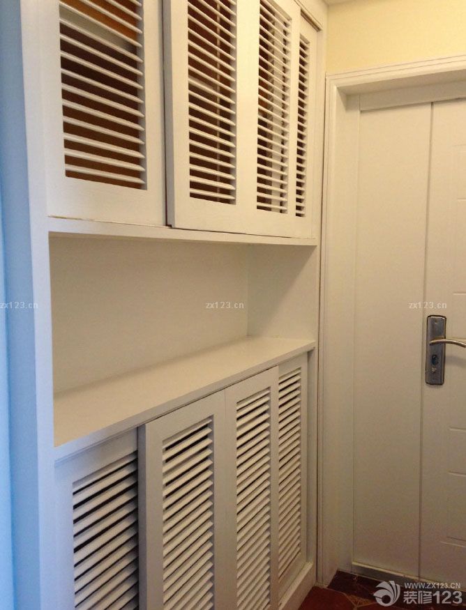 &nbsp;整個裝修工程總算完了，這段時間特別感謝兩個老表對裝修中的貢獻，裝修才能這么順利的完成。整個時間不算長，在預(yù)期之內(nèi)，預(yù)算也沒有超出。所以很溫馨的家就這么順利的建成了。