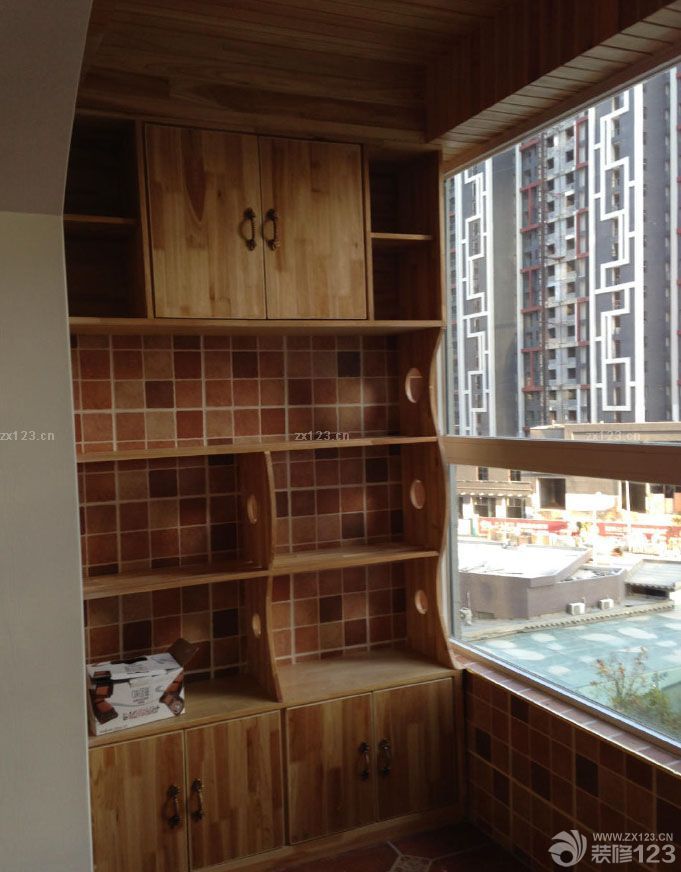 &nbsp;整個裝修工程總算完了，這段時間特別感謝兩個老表對裝修中的貢獻，裝修才能這么順利的完成。整個時間不算長，在預(yù)期之內(nèi)，預(yù)算也沒有超出。所以很溫馨的家就這么順利的建成了。