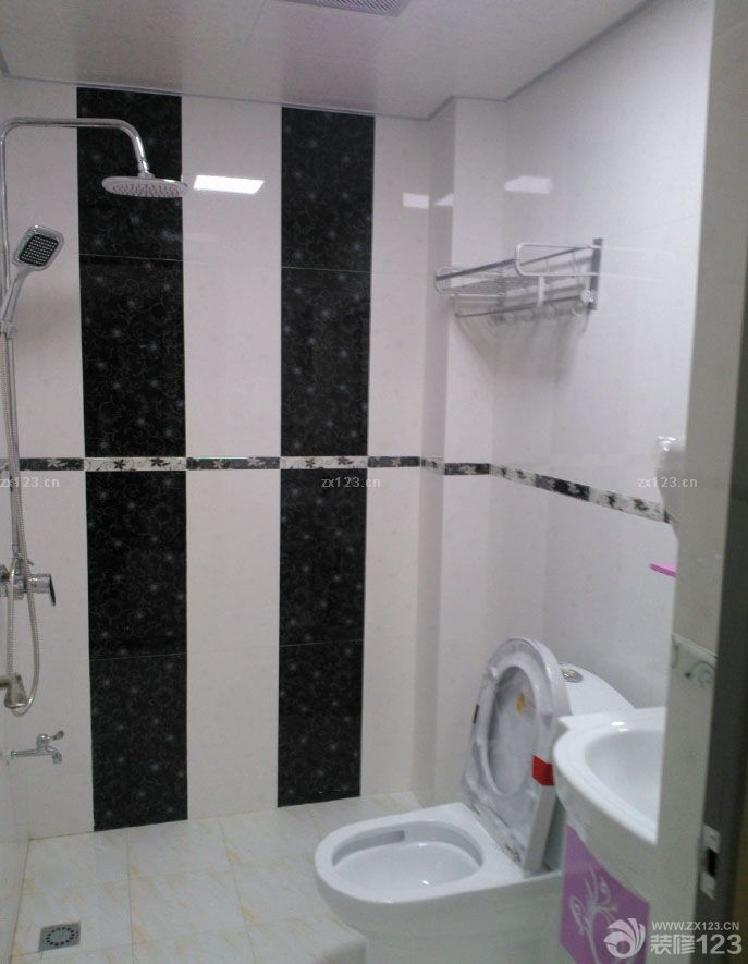 &nbsp;新家裝修的過程可謂是一波三折啊。開始木工有事耽誤，后來是家具運輸?shù)臅r候遇到了一點麻煩，耽誤的時間不是很多，但還是將整個裝修的時間延長了一點，不過還好，質(zhì)量還是很不錯的，特別是裝修師傅的手藝很好。加上預(yù)算不是超了很多，所以整個裝修還是滿意的。