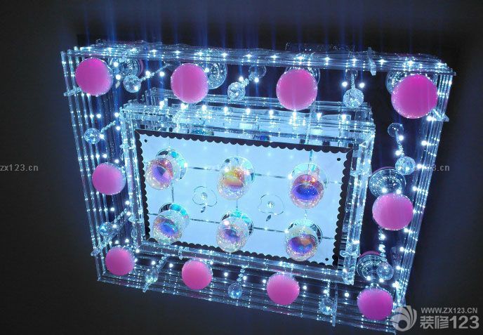 &nbsp;新家裝修的過程可謂是一波三折啊。開始木工有事耽誤，后來是家具運輸?shù)臅r候遇到了一點麻煩，耽誤的時間不是很多，但還是將整個裝修的時間延長了一點，不過還好，質(zhì)量還是很不錯的，特別是裝修師傅的手藝很好。加上預(yù)算不是超了很多，所以整個裝修還是滿意的。