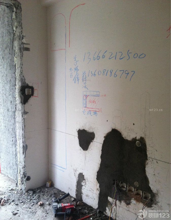 &nbsp;整個施工的時候就是因為水電師傅有事所以一直遲遲沒有動工，耽誤了不少時間，還好在這期間我們有足夠的時間去選擇一些裝修需要的材料，這樣一來我們也能夠把之后的一些事情提前。