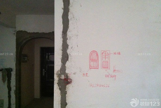 &nbsp;整個施工的時候就是因為水電師傅有事所以一直遲遲沒有動工，耽誤了不少時間，還好在這期間我們有足夠的時間去選擇一些裝修需要的材料，這樣一來我們也能夠把之后的一些事情提前。