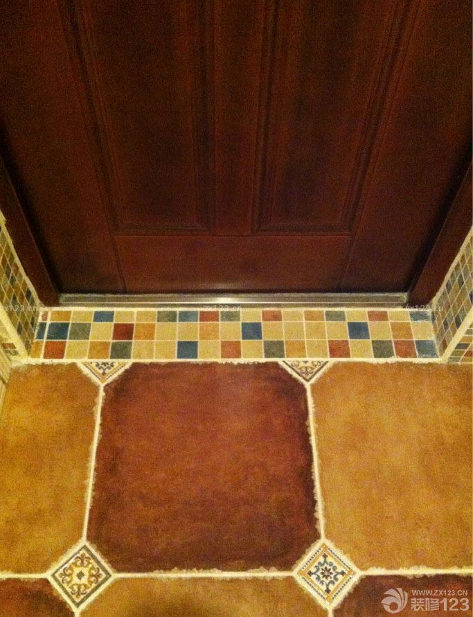 &nbsp;終于熬到結(jié)束這一天了。這叫一個累啊，時間空的時候都在現(xiàn)場監(jiān)督著，一有時間就是在外面選購材料。這幾個月都沒好好休息過，不過還好裝修出來的效果是很不錯的。溫馨的氛圍讓整個辛苦都不重要了。