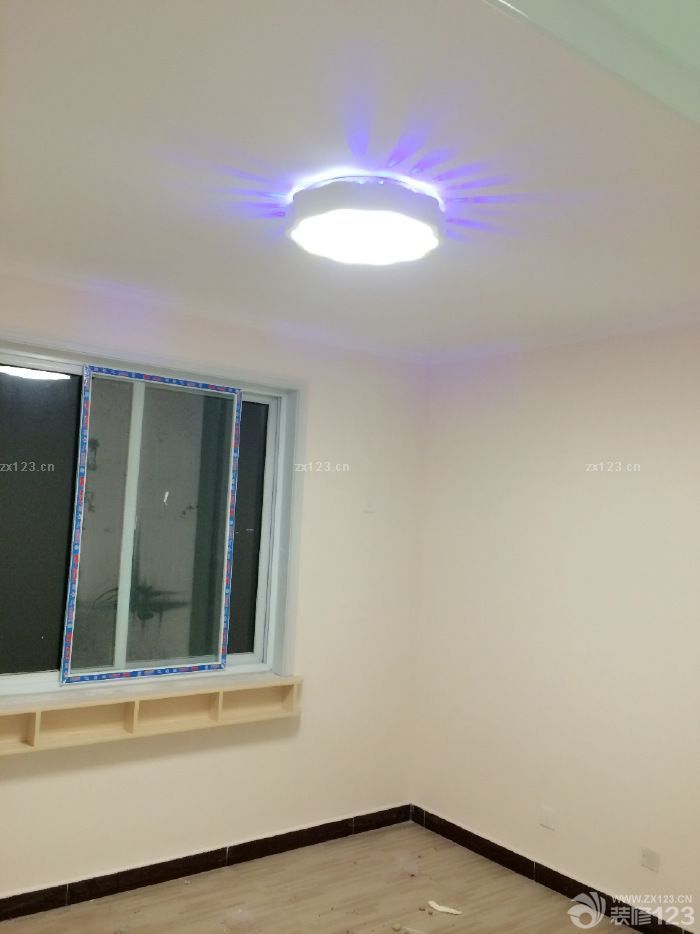  裝修畢業(yè)了，辛苦啊。累啊。苦啊。不過(guò)還好最后裝修出來(lái)的是理想中的樣子。當(dāng)看到最后成果的時(shí)候整個(gè)辛苦都忘記了，拋到了九霄云外了。所以最后想想，辛苦的汗水換來(lái)的是幸福溫馨的小窩是值得的。