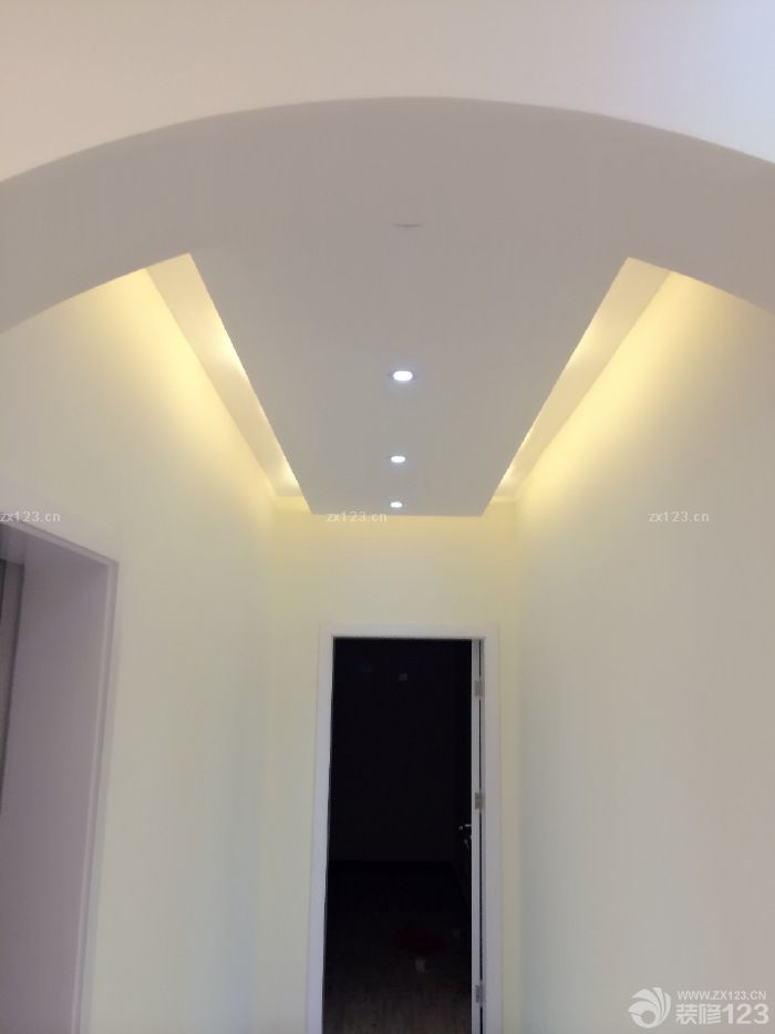  裝修畢業(yè)了，辛苦啊。累啊?？喟?。不過(guò)還好最后裝修出來(lái)的是理想中的樣子。當(dāng)看到最后成果的時(shí)候整個(gè)辛苦都忘記了，拋到了九霄云外了。所以最后想想，辛苦的汗水換來(lái)的是幸福溫馨的小窩是值得的。