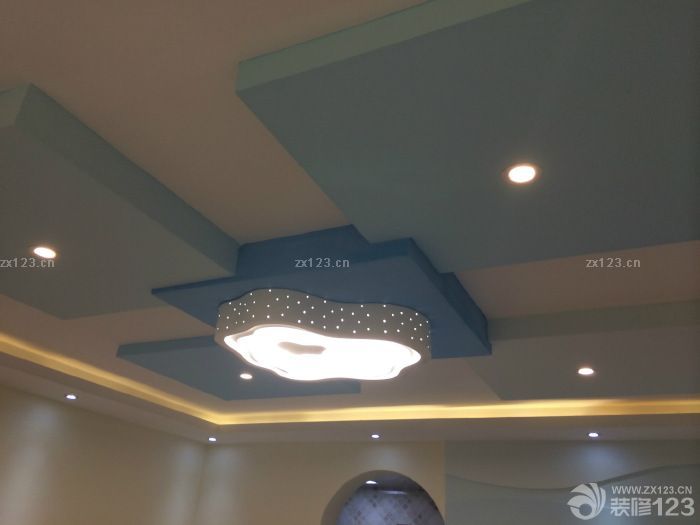  裝修畢業(yè)了，辛苦啊。累啊。苦啊。不過(guò)還好最后裝修出來(lái)的是理想中的樣子。當(dāng)看到最后成果的時(shí)候整個(gè)辛苦都忘記了，拋到了九霄云外了。所以最后想想，辛苦的汗水換來(lái)的是幸福溫馨的小窩是值得的。