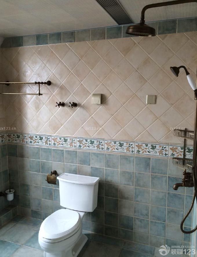 　　和老婆是小學(xué)同學(xué)，一路走來坎坎坷坷，小家傾注了我們?nèi)啃难?，雖然資金十分有限，還是希望能夠為未來的家增光添彩，因此，打折購買家具是省錢的一大方法。大家走起，來看一下我囊中羞澀，苦心經(jīng)營的有愛小家吧!不喜勿噴哦!<br>