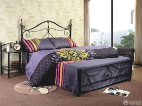 卧室铁艺床设计案例图