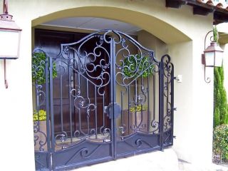 美式花园洋房不锈钢围墙大门装修设计欣赏