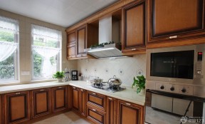 家庭厨房棕黄色橱柜设计图片