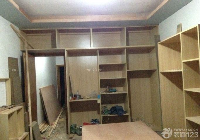 經(jīng)過(guò)五年的磨合期，我和她準(zhǔn)備在下半年進(jìn)入婚姻的殿堂，結(jié)束我們的戀愛(ài)長(zhǎng)跑。來(lái)祝福我們吧！ 在家居市場(chǎng)已經(jīng)留意很久了，現(xiàn)在我也可以來(lái)曬咯，好高興的呢。 我的幸福小窩現(xiàn)在也已經(jīng)動(dòng)工了哦，順便也來(lái)曬曬圖，讓朋友們見(jiàn)證我們幸福的開始哦。