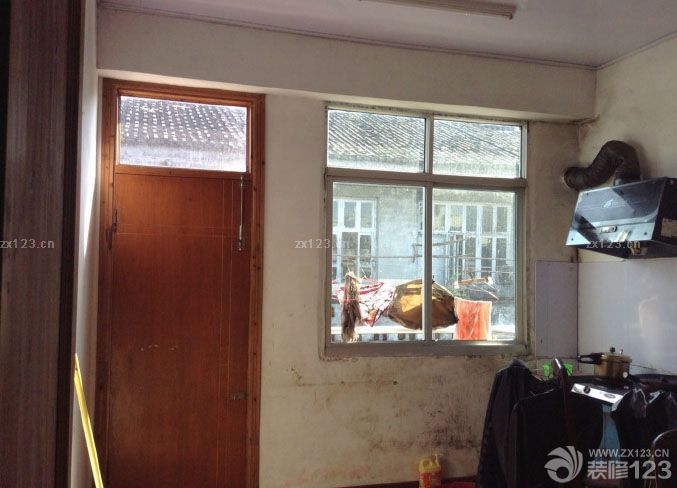 經(jīng)過(guò)五年的磨合期，我和她準(zhǔn)備在下半年進(jìn)入婚姻的殿堂，結(jié)束我們的戀愛(ài)長(zhǎng)跑。來(lái)祝福我們吧！ 在家居市場(chǎng)已經(jīng)留意很久了，現(xiàn)在我也可以來(lái)曬咯，好高興的呢。 我的幸福小窩現(xiàn)在也已經(jīng)動(dòng)工了哦，順便也來(lái)曬曬圖，讓朋友們見(jiàn)證我們幸福的開始哦。