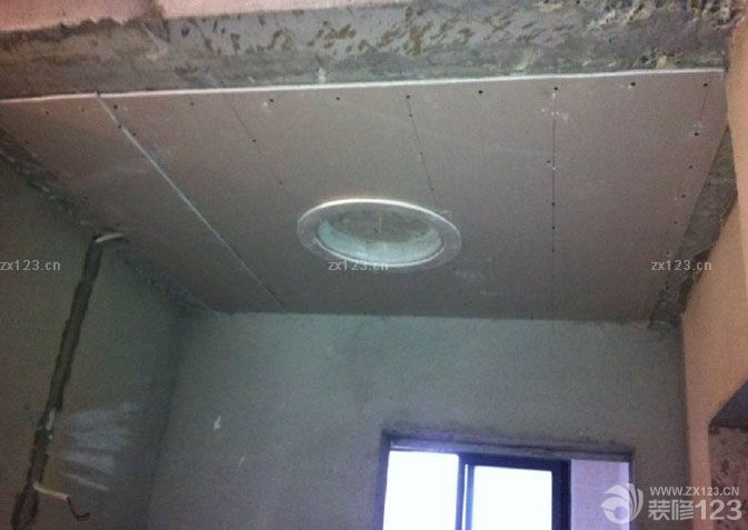 &nbsp;終于拿到了鑰匙了，終于有了自己的小家了，整個人心情很復(fù)雜，開心的是有了自己的家，擔(dān)心的是裝修是很費時間的一件事。不過為了溫馨小家，豁出去了。