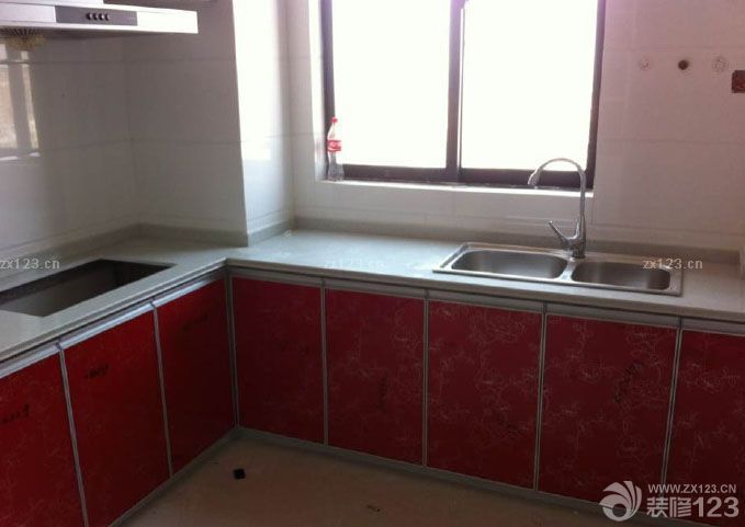  油漆是最頭痛的事情，健康的又貴，便宜的又不安全，猶豫了半天終于決定買貴一點的，還是朋友推薦的，因為考慮到整個過程中很多人都是油漆貪便宜導(dǎo)致重新買新的來粉刷。