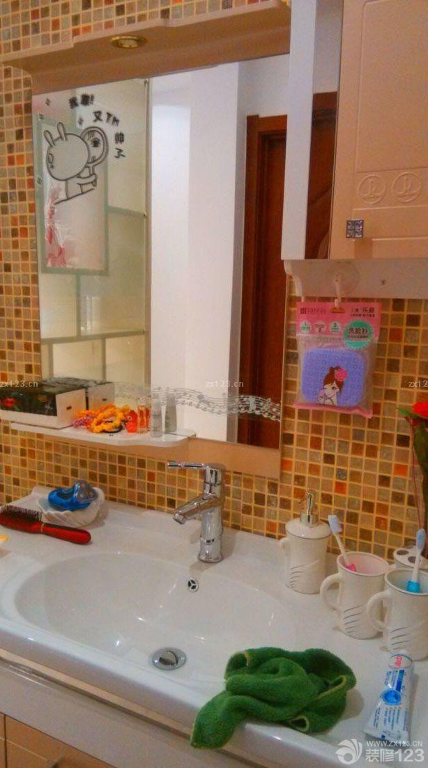  終于竣工了。裝修真的比想象中累好多啊。整個人都累的不行了，每天工作之余還要到處購買材料，買家具，監(jiān)理現(xiàn)場，不過現(xiàn)在回頭想想，沒有付出，就沒有今天這么漂亮溫馨的小家。整個人也就舒服多了。