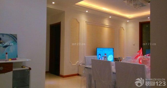  終于竣工了。裝修真的比想象中累好多啊。整個人都累的不行了，每天工作之余還要到處購買材料，買家具，監(jiān)理現(xiàn)場，不過現(xiàn)在回頭想想，沒有付出，就沒有今天這么漂亮溫馨的小家。整個人也就舒服多了。