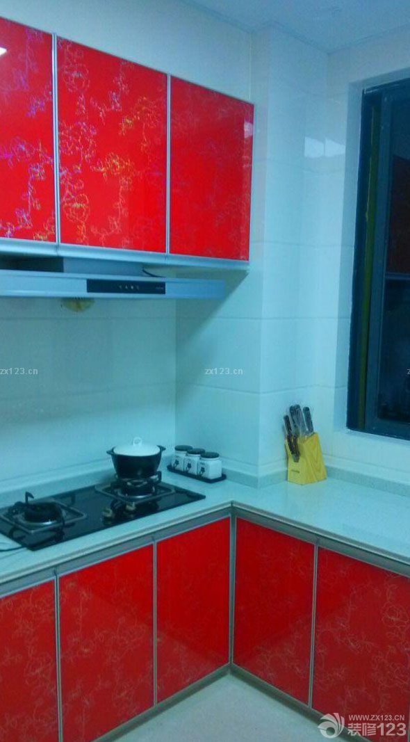  終于竣工了。裝修真的比想象中累好多啊。整個人都累的不行了，每天工作之余還要到處購買材料，買家具，監(jiān)理現(xiàn)場，不過現(xiàn)在回頭想想，沒有付出，就沒有今天這么漂亮溫馨的小家。整個人也就舒服多了。