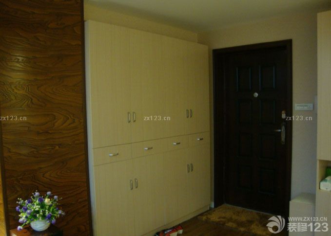  整個裝修是辛苦的，不過辛苦了這么久，一直都是在幫別人設(shè)計，現(xiàn)在終于有了自己的小家了，感覺一定要自己設(shè)計才會覺得特別，而且自己的喜好能夠融入到其中去，這是很不錯的一個選擇。