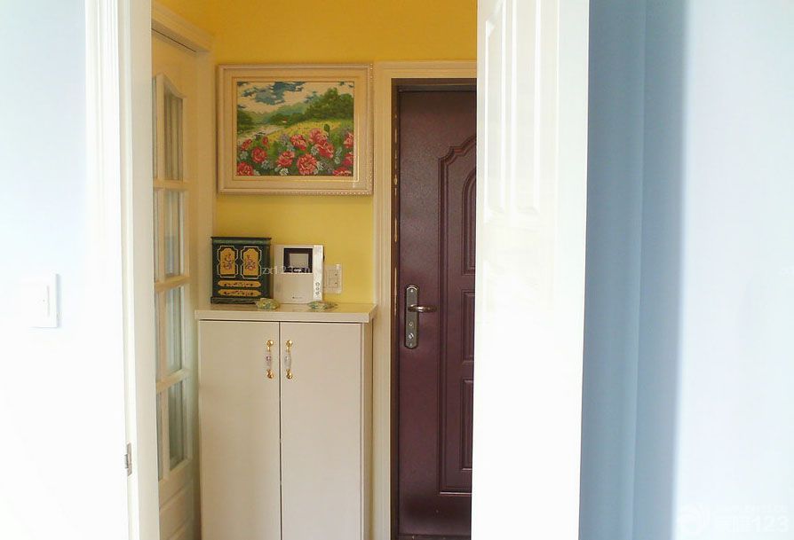 家裝修好已經(jīng)入住一年多了，現(xiàn)在來秀一下我的小屋，感謝設(shè)計師給了我實現(xiàn)田園夢想家的可能，也為我省了不少家裝開銷。雖然當(dāng)初為了節(jié)米省去了很多硬裝環(huán)節(jié)，所以以輕裝修，重裝飾為主，現(xiàn)在看來覺得當(dāng)初的選擇還是沒錯的，生活嘛，不需要太繁瑣。，下面我把以前剛搬進(jìn)去的照片和現(xiàn)在家的照片都發(fā)上來，大家多多指教。