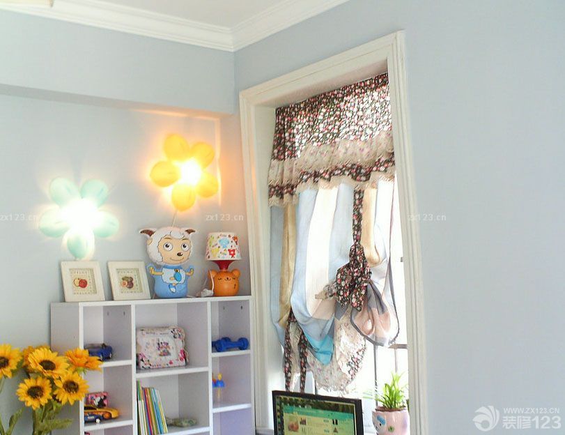 家裝修好已經(jīng)入住一年多了，現(xiàn)在來秀一下我的小屋，感謝設(shè)計師給了我實現(xiàn)田園夢想家的可能，也為我省了不少家裝開銷。雖然當(dāng)初為了節(jié)米省去了很多硬裝環(huán)節(jié)，所以以輕裝修，重裝飾為主，現(xiàn)在看來覺得當(dāng)初的選擇還是沒錯的，生活嘛，不需要太繁瑣。，下面我把以前剛搬進(jìn)去的照片和現(xiàn)在家的照片都發(fā)上來，大家多多指教。