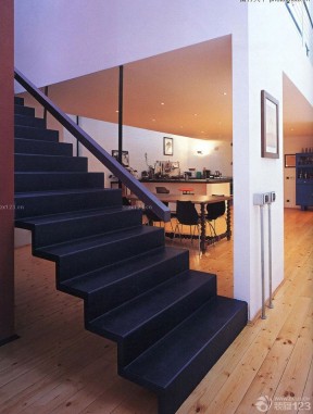 复式住宅房屋楼梯设计图