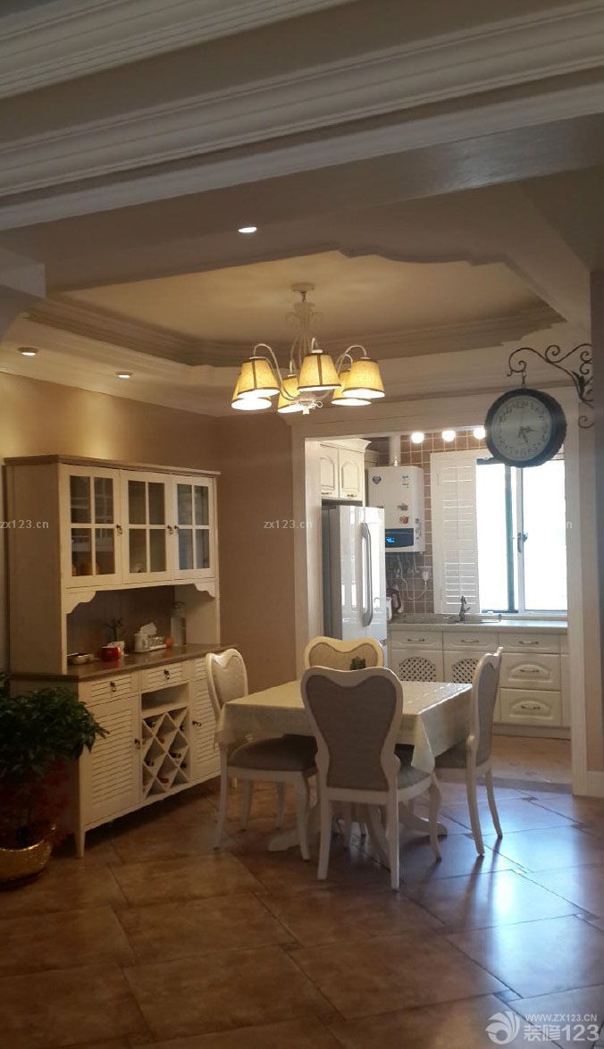 新家裝修的時(shí)候開(kāi)始是擔(dān)心的，因?yàn)檎麄€(gè)人很害怕累的時(shí)候，加上又要準(zhǔn)備工作的事情。所以很累很累的樣子，不過(guò)還好，請(qǐng)了有裝修監(jiān)理。所以沒(méi)有耽誤很多時(shí)間，預(yù)算也沒(méi)有超出，所以對(duì)這次裝修還是很滿(mǎn)意的。一起來(lái)看看吧.