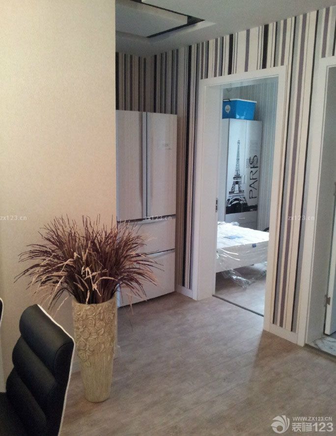 終于有了自己的小家 一年前就在盤算著怎么個(gè)裝法 心里已經(jīng)小有頭緒 自己偏愛小奢華范兒 盡量的奢一把，雖然裝修的預(yù)算稍微高了一點(diǎn)，但是為了自己和家人能住得舒服，還是選擇任性一點(diǎn)，投資多一點(diǎn)。效果自然是不錯(cuò)的。