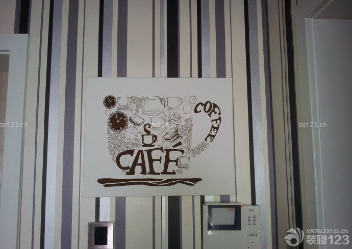 終于有了自己的小家 一年前就在盤算著怎么個(gè)裝法 心里已經(jīng)小有頭緒 自己偏愛小奢華范兒 盡量的奢一把，雖然裝修的預(yù)算稍微高了一點(diǎn)，但是為了自己和家人能住得舒服，還是選擇任性一點(diǎn)，投資多一點(diǎn)。效果自然是不錯(cuò)的。