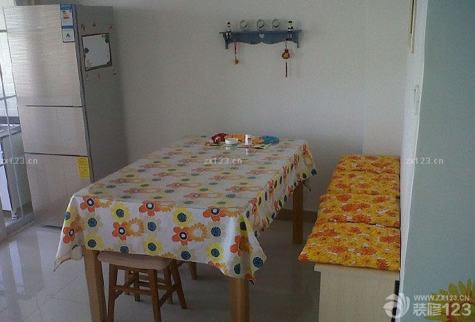  要說(shuō)裝修真的是經(jīng)歷過(guò)的人才知道其中的痛和快樂(lè)，每一天剩余的時(shí)間都基本上花在了監(jiān)督方面，選擇材料反面，還要工作，所以那段時(shí)間真的很累很累，不過(guò)當(dāng)整個(gè)裝修完了之后看到最后的效果的時(shí)候還是很不錯(cuò)的。