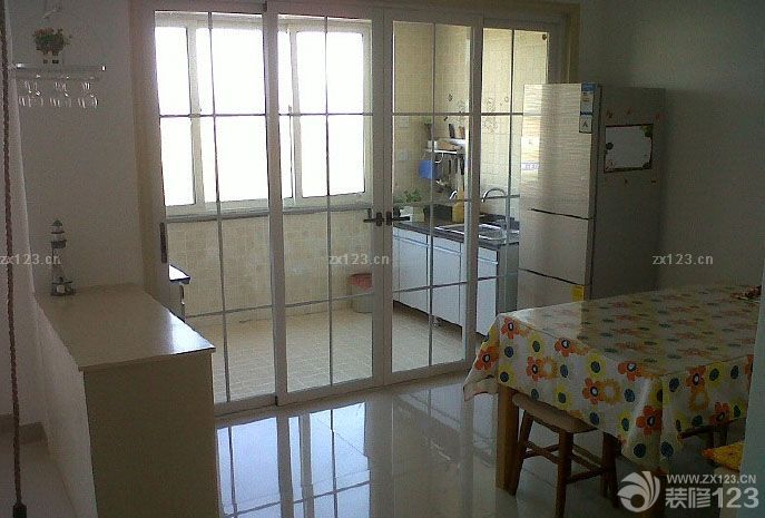  要說(shuō)裝修真的是經(jīng)歷過(guò)的人才知道其中的痛和快樂(lè)，每一天剩余的時(shí)間都基本上花在了監(jiān)督方面，選擇材料反面，還要工作，所以那段時(shí)間真的很累很累，不過(guò)當(dāng)整個(gè)裝修完了之后看到最后的效果的時(shí)候還是很不錯(cuò)的。