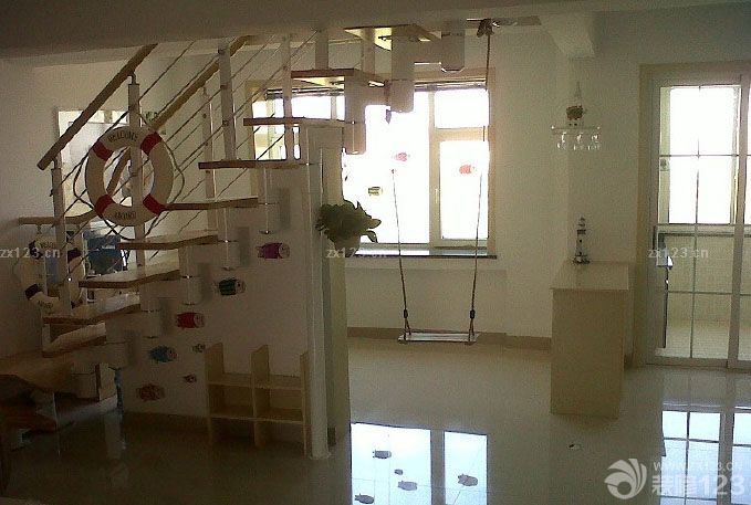  要說(shuō)裝修真的是經(jīng)歷過(guò)的人才知道其中的痛和快樂(lè)，每一天剩余的時(shí)間都基本上花在了監(jiān)督方面，選擇材料反面，還要工作，所以那段時(shí)間真的很累很累，不過(guò)當(dāng)整個(gè)裝修完了之后看到最后的效果的時(shí)候還是很不錯(cuò)的。