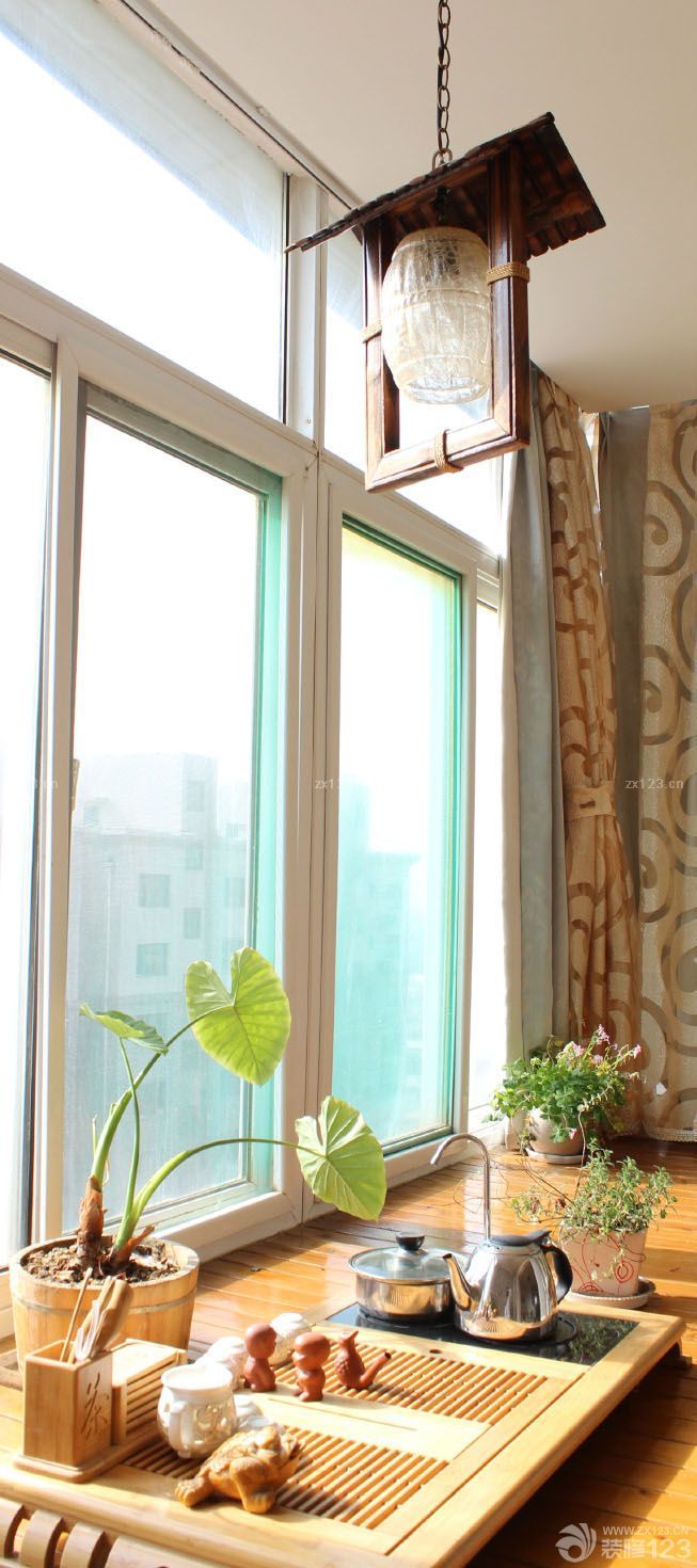 一直以來(lái)想寫篇日志，寫篇關(guān)于家的日志，手敲打著鍵盤卻敲不出個(gè)所以然，對(duì)于文字遲鈍的我來(lái)說(shuō)這是相當(dāng)難的一個(gè)難題，但卻總壓制不住那個(gè)想表達(dá)內(nèi)心對(duì)家熱愛的沖動(dòng)。家，對(duì)于有的人來(lái)說(shuō)只是個(gè)代名詞，卻對(duì)于我來(lái)說(shuō)是個(gè)時(shí)刻洋溢著幸福、溫馨、歡樂、舒適的形容詞，它能有很多的見解很多的表達(dá)方式，卻沒有一種是能夠烘托出它的溫馨和浪漫，唯獨(dú)從一點(diǎn)點(diǎn)的記錄開始，銘記這美好的一切。