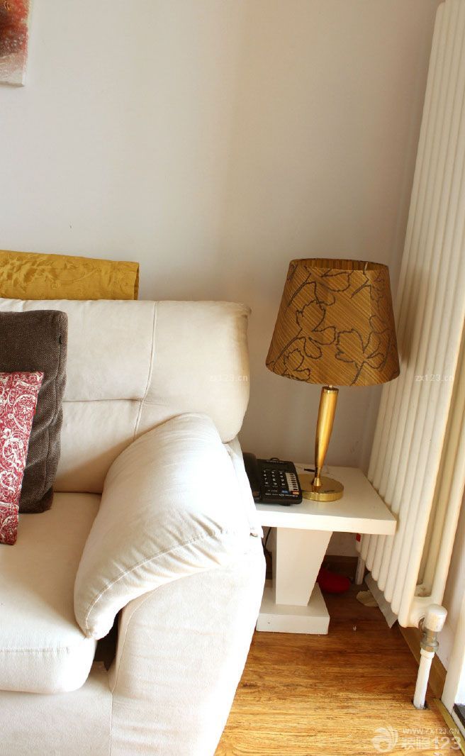 一直以來(lái)想寫篇日志，寫篇關(guān)于家的日志，手敲打著鍵盤卻敲不出個(gè)所以然，對(duì)于文字遲鈍的我來(lái)說(shuō)這是相當(dāng)難的一個(gè)難題，但卻總壓制不住那個(gè)想表達(dá)內(nèi)心對(duì)家熱愛的沖動(dòng)。家，對(duì)于有的人來(lái)說(shuō)只是個(gè)代名詞，卻對(duì)于我來(lái)說(shuō)是個(gè)時(shí)刻洋溢著幸福、溫馨、歡樂、舒適的形容詞，它能有很多的見解很多的表達(dá)方式，卻沒有一種是能夠烘托出它的溫馨和浪漫，唯獨(dú)從一點(diǎn)點(diǎn)的記錄開始，銘記這美好的一切。