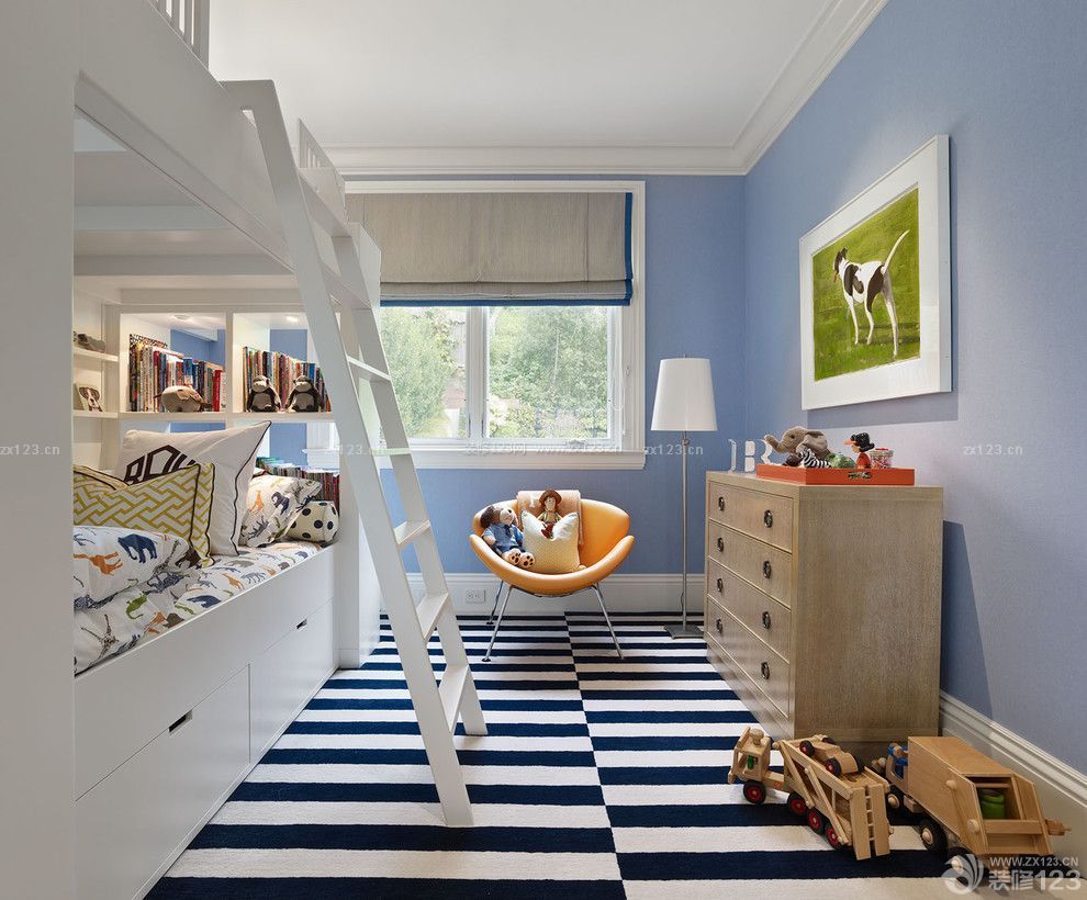 可爱儿童房间蓝色墙面装修图片欣赏
