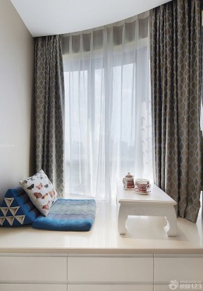 客厅飘窗窗帘 客厅设计