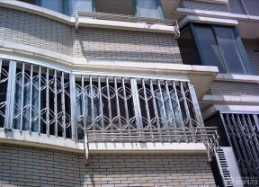 2023小区楼房不锈钢防盗门窗装修案例