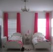 温馨风格卧室红色窗帘装修案例