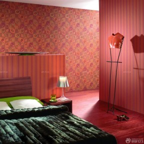 大卧室红色墙面壁纸设计图