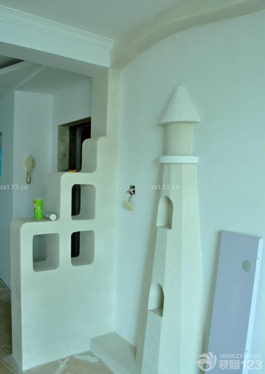 油漆部分就是我們最重視的一項，整個油漆都是我們親自挑選的，價格雖然是貴一點(diǎn)，不過為了整個家庭的健康，我們也是下了決心的。