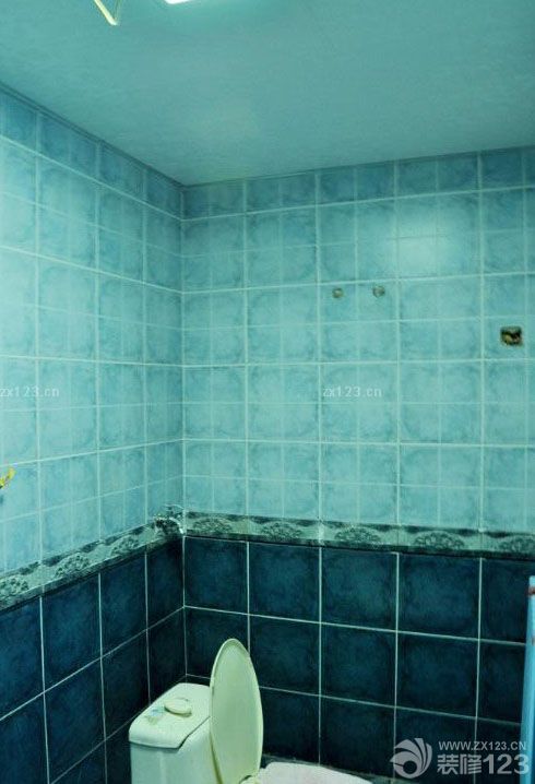 油漆部分就是我們最重視的一項，整個油漆都是我們親自挑選的，價格雖然是貴一點(diǎn)，不過為了整個家庭的健康，我們也是下了決心的。