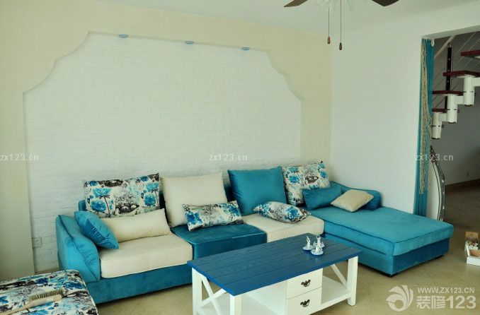 經(jīng)過幾個月的裝修時間，我們終于裝修完了，終于等到新家了，經(jīng)過了幾個月的辛苦，看到整個裝修出來的效果是滿意的，我們也就是很安心了，雖然花的時間和銀子會比較多一點(diǎn)，但是為了整個家人住得安心舒適，也是值得的。