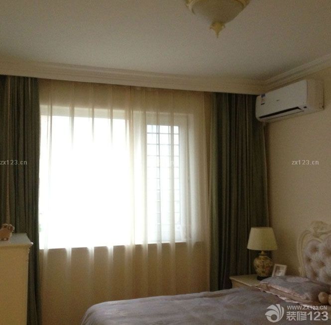 一直以來都希望有個自己的小窩，雖然很小但很溫馨 為了節(jié)省開支沒有請裝修公司，都是自己找的工人家居燈飾也都是打折才去買的，目前花了3萬多，還差三大件（冰箱，電視，洗衣機），估計預算之內(nèi)可以解決。裝修效果還是比較滿意的，下面看看我的成果吧。
