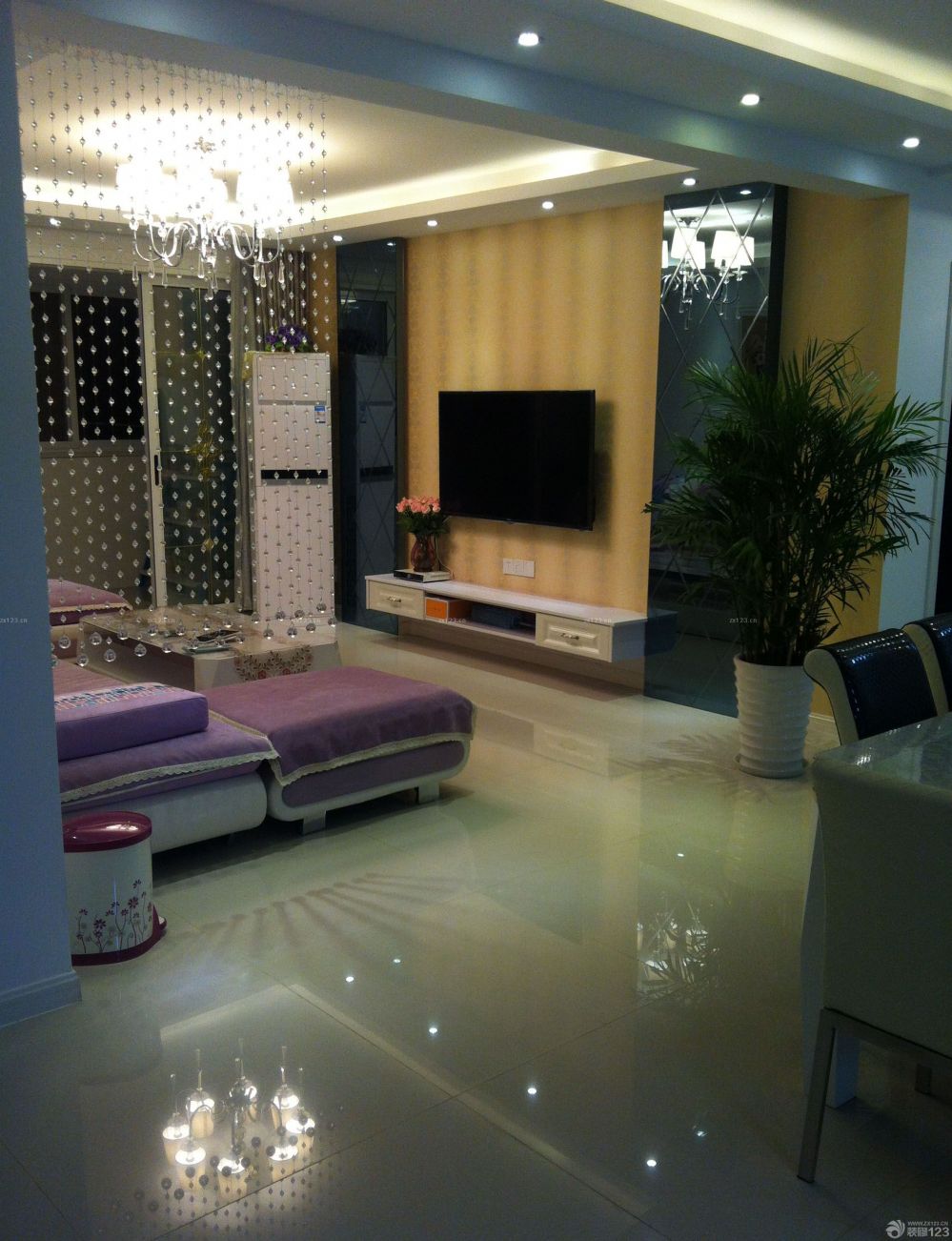 終于等到你，我的新家，看著裝修出來的新家，腦袋里面浮現(xiàn)的就是之前裝修的場景，那樣的辛苦，勞累的樣子還在眼前浮現(xiàn)，不過能夠住得舒服一點(diǎn)，這樣的累也是值得的。我們更多的時(shí)候是從細(xì)節(jié)上驗(yàn)收，所以才有這樣的效果。