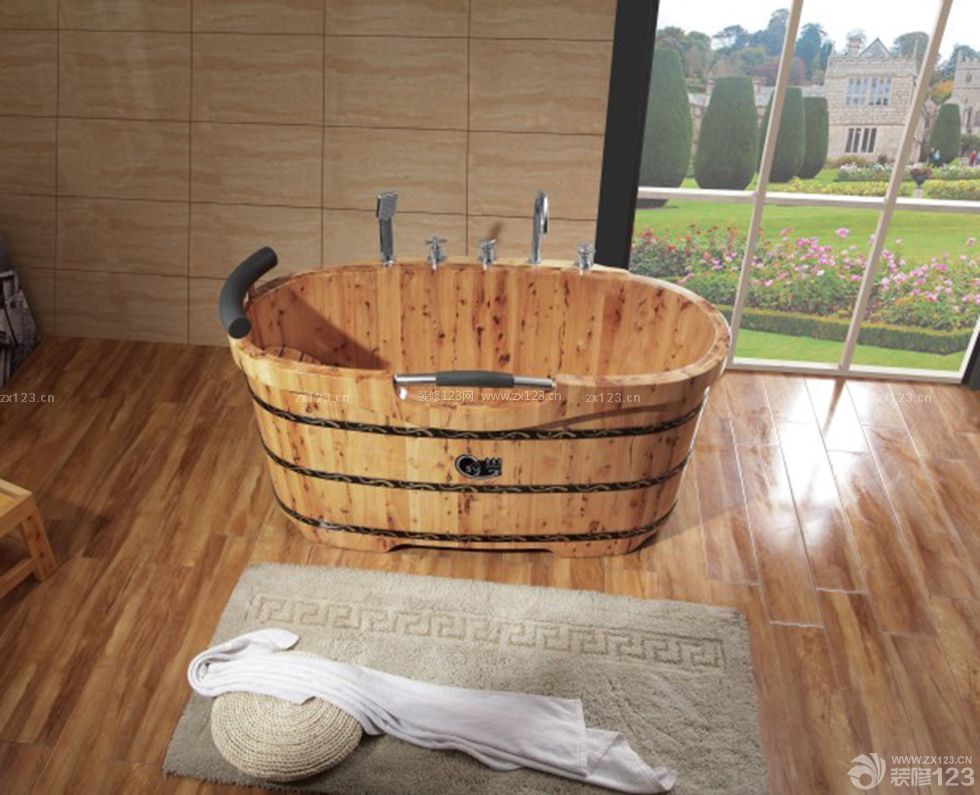 小别墅木质浴盆装修样板