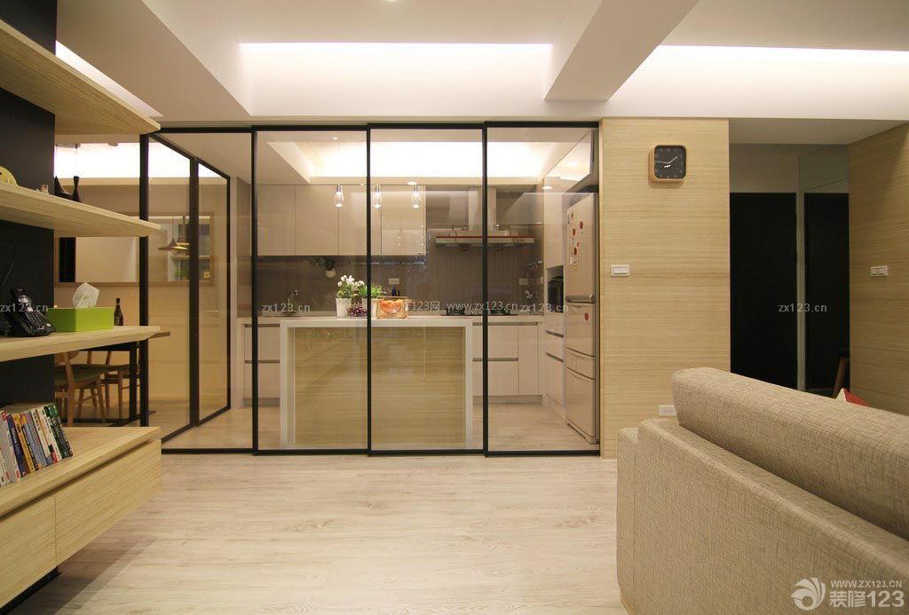精致现代开放式厨房玻璃隔断设计