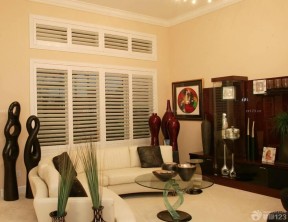 家装客厅实木百叶窗设计效果图片