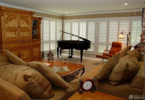经典家装客厅实木百叶窗设计图片