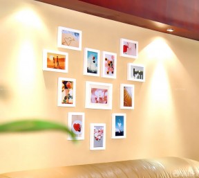 精致沙发背景墙心形照片墙装修效果图欣赏