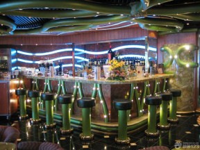 2023现代酒吧吧台高凳设计装修实景图