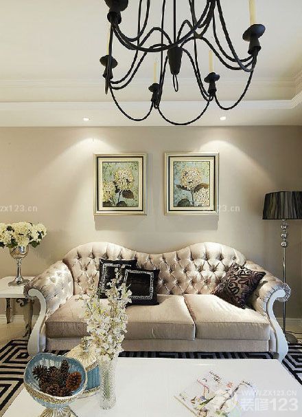 好不容易在自己的行業(yè)里面站穩(wěn)腳跟，接下來就是最重要的事，就是在整個(gè)新的起點(diǎn)里面，一個(gè)屬于自己的新家。每天除了高強(qiáng)度的工作之外，最期待的就是回家的這一刻的感覺，所以新家的裝修自己全程參與，為了給自己一個(gè)特別的新家還有就是特別的回憶，不管多累都參與在其中。新家在我的精心打造下在預(yù)期的時(shí)間里面完成了，感覺自己特有成就感，一起來看看我的新家吧。